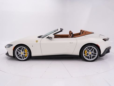 Used 2025 Ferrari Roma Spider RWD image 2