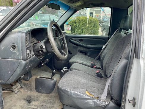 Used 2002 Chevrolet Silverado 2500 4x4 Regular Cab image 15