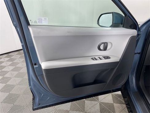New 2025 Hyundai Ioniq 5 SE image 15