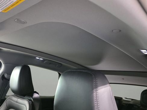 Used 2022 Lincoln Corsair Standard w/ Premium Package image 10