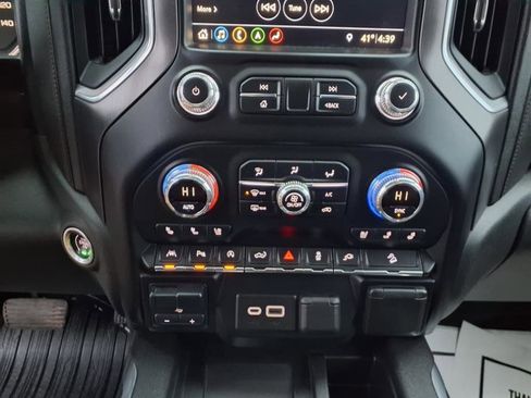 Used 2019 GMC Sierra 1500 AT4 w/ AT4 Premium Package image 11