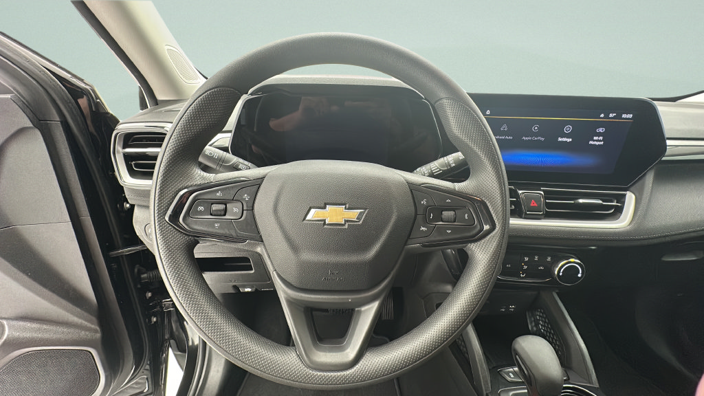 Used 2025 Chevrolet TrailBlazer LT AWD/4WD image 14