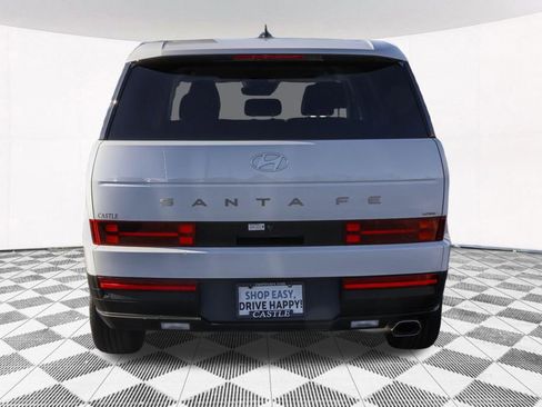 Used 2025 Hyundai Santa Fe SE image 7