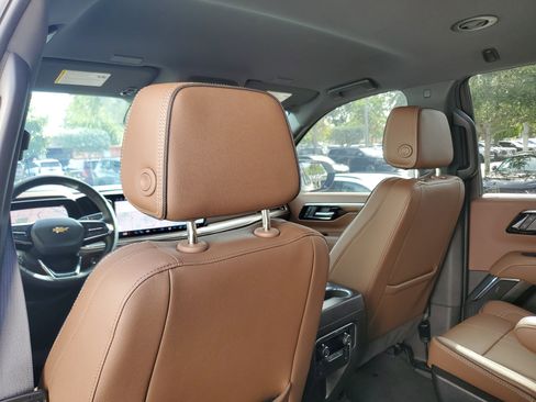 Used 2025 Chevrolet Tahoe High Country RWD image 13