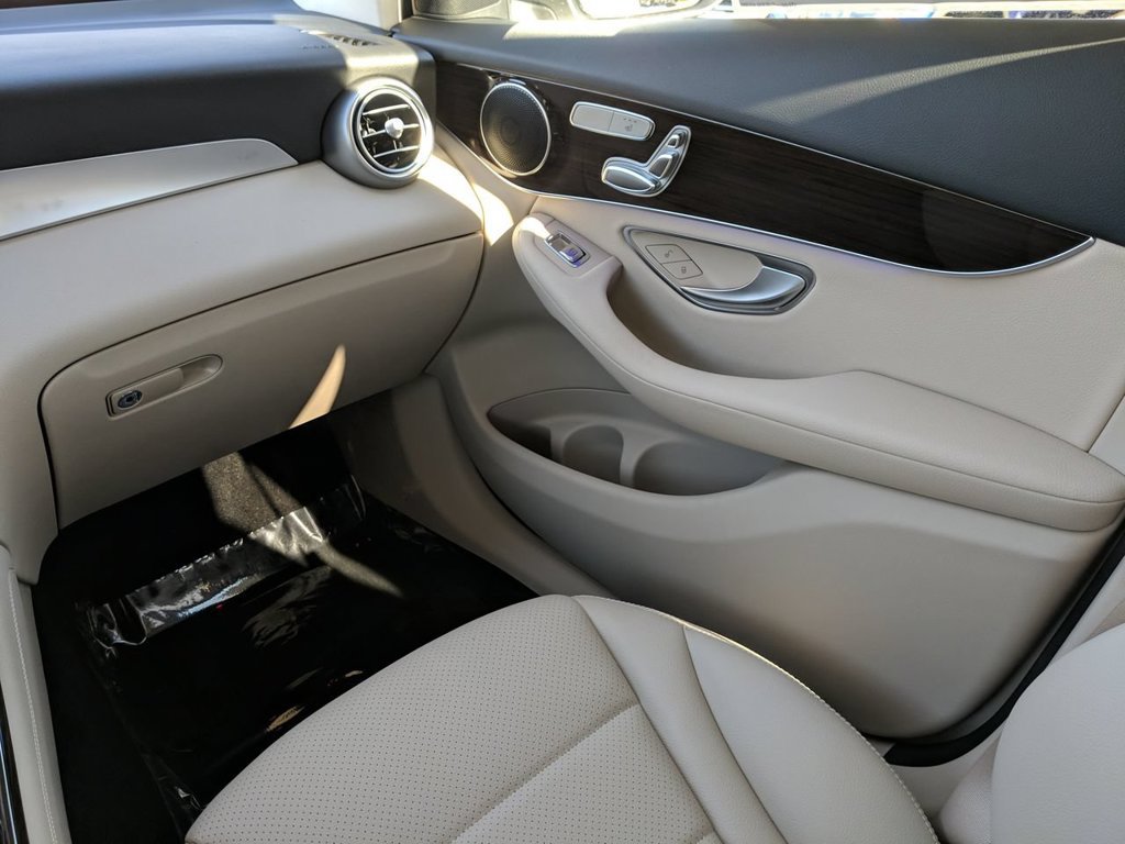 Used 2021 Mercedes-Benz GLC 300 image 14