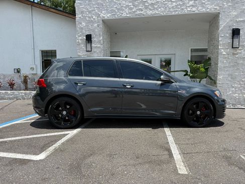 Used 2015 Volkswagen Golf 4-Door FWD image 16