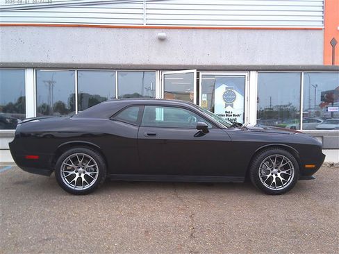 Used 2009 Dodge Challenger R/T RWD image 4