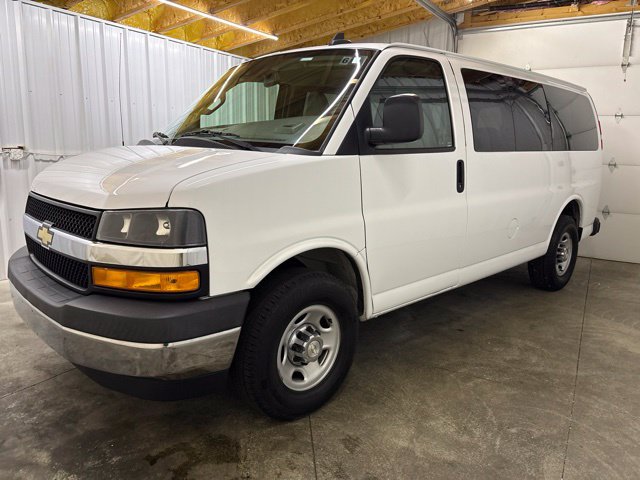 Used 2020 Chevrolet Express 2500 LT RWD image 3