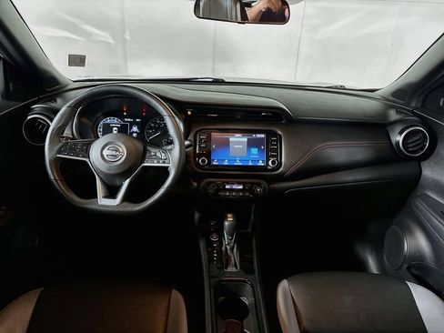 Used 2023 Nissan Kicks SR w/ SR Premium Package FWD image 12
