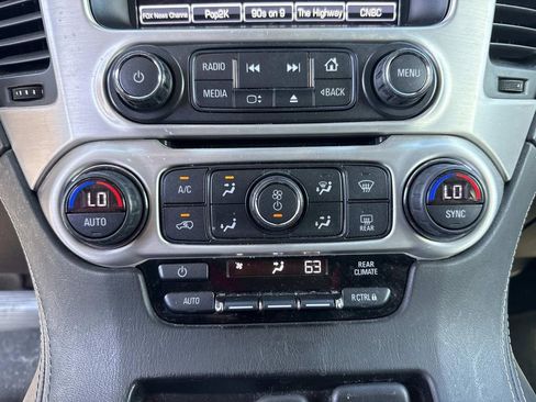 Used 2017 GMC Yukon XL SLE w/ SLE Value Package image 34