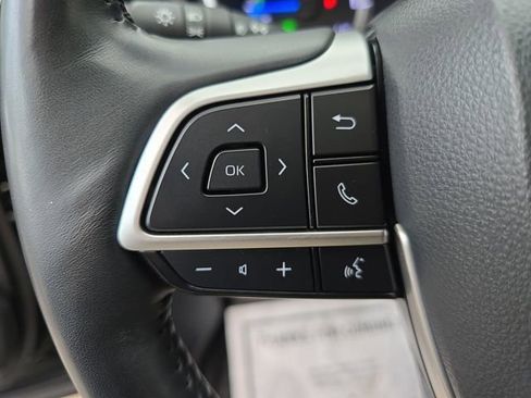 Used 2024 Toyota Highlander XLE image 30
