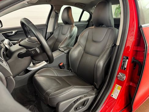 Used 2018 Volvo S60 T5 Dynamic image 13