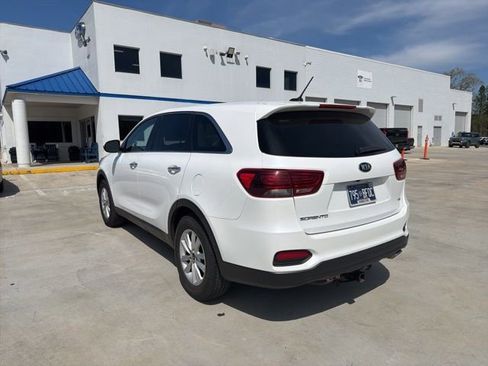 Used 2020 Kia Sorento LX image 7