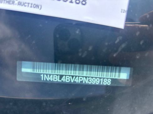 Used 2023 Nissan Altima 2.5 S FWD image 6