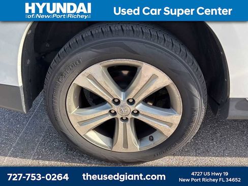 Used 2011 Toyota Highlander Limited w/ Tow Pkg image 7