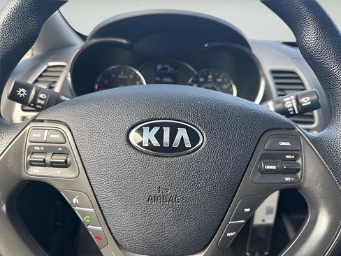 Used 2018 Kia Forte LX FWD image 15