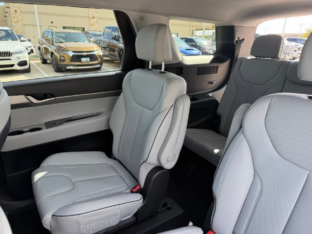 Used 2025 Hyundai Palisade SEL FWD image 27
