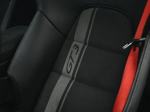 Used 2018 Porsche 911 GT3 RWD image 37