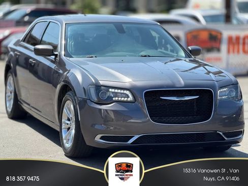 Used 2015 Chrysler 300 Limited RWD image 53