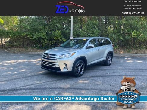 Used 2019 Toyota Highlander Plus FWD image 1