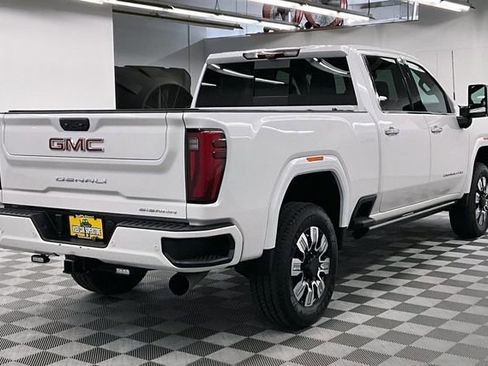 Used 2024 GMC Sierra 3500 Denali w/ Denali Reserve Package AWD/4WD image 13