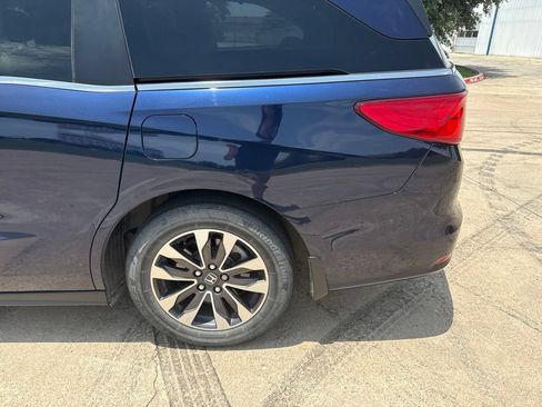 Used 2024 Honda Odyssey EX-L image 3