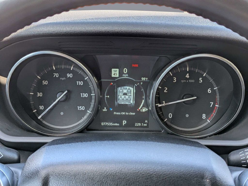 Used 2018 Land Rover Discovery SE AWD/4WD image 29