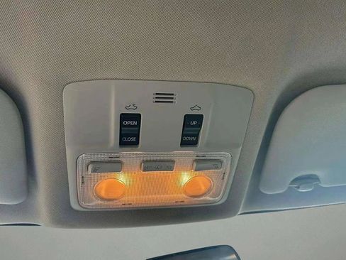 Used 2014 Toyota Corolla LE image 40