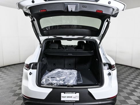 New 2025 Porsche Cayenne image 36