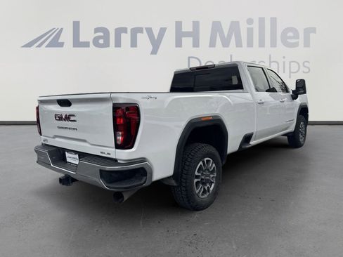 Used 2025 GMC Sierra 3500 SLE w/ SLE Value Package image 8
