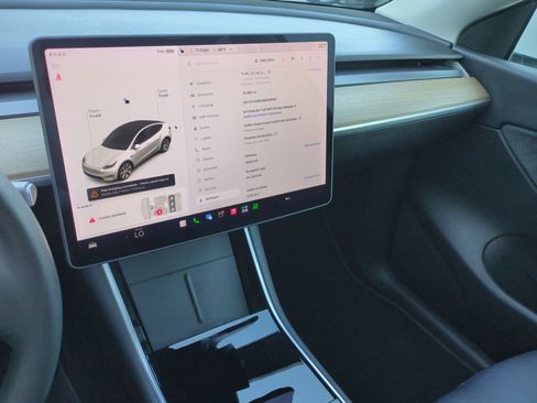 Used 2021 Tesla Model Y Long Range AWD/4WD image 30