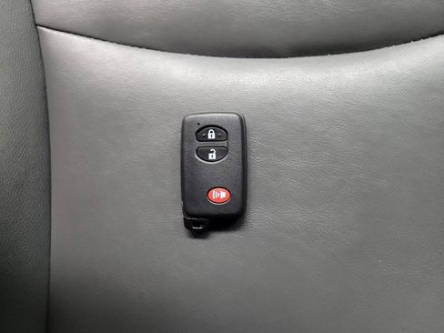 Used 2015 Toyota Prius Five image 32