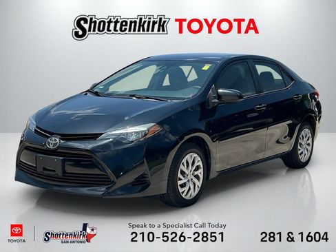 Used 2018 Toyota Corolla LE FWD image 1
