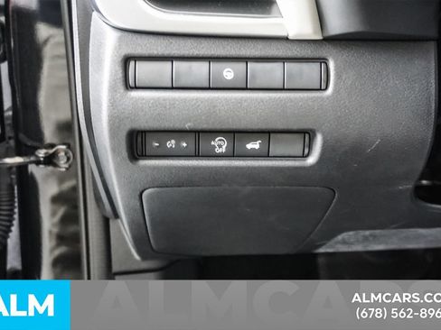 Used 2025 Nissan Rogue SV FWD image 34