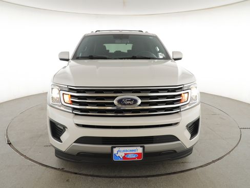 Used 2018 Ford Expedition XLT w/ Cargo Package RWD image 2