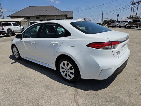 Used 2024 Toyota Corolla LE FWD image 4