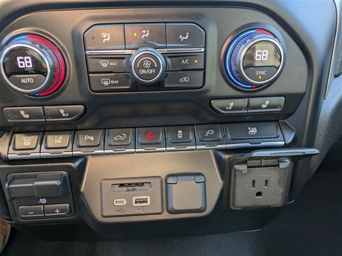 Used 2021 Chevrolet Silverado 2500 LT w/ Convenience Package image 29