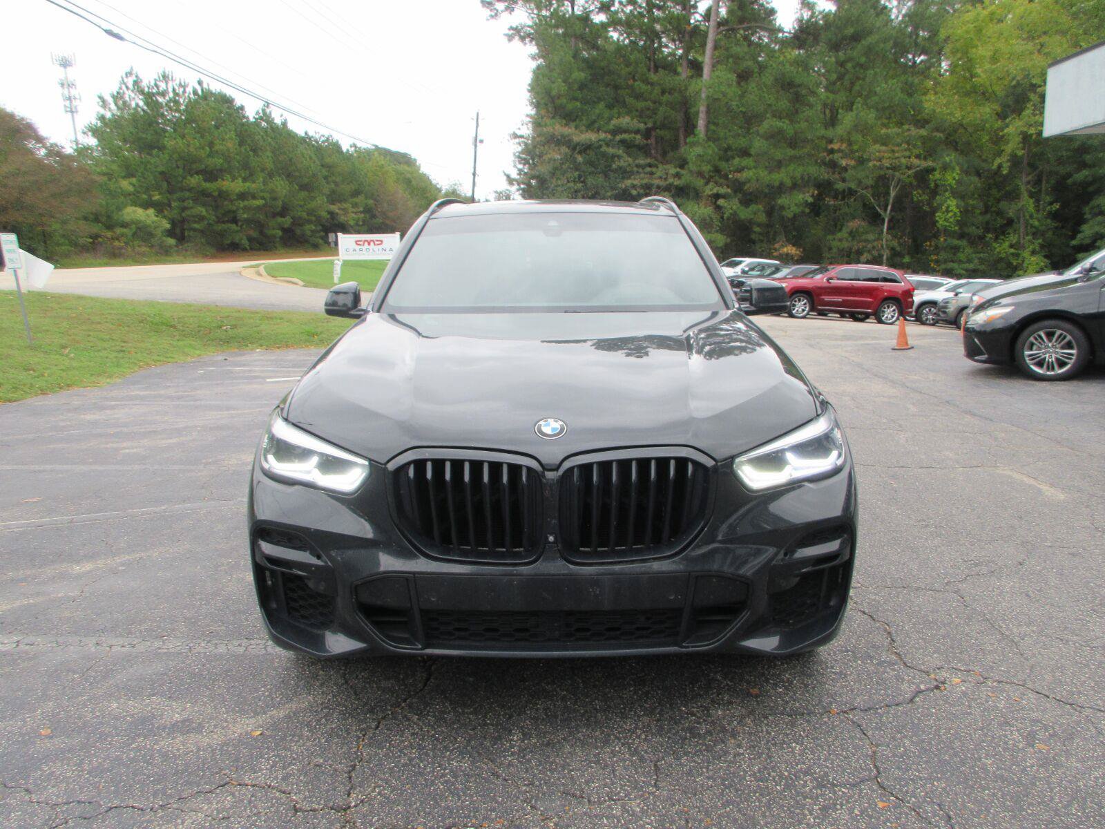Used 2022 BMW X5 xDrive40i w/ M Sport Package AWD/4WD image 2