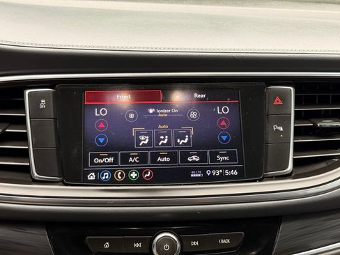 Used 2020 Buick Enclave Essence FWD image 33