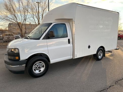 Used 2020 GMC Savana 3500 w/ Power Convenience Package image 4