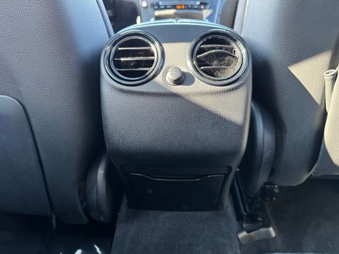 Certified 2019 Mercedes-Benz GLC 300 4MATIC image 25