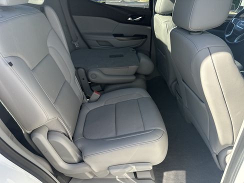 Used 2020 GMC Acadia SLT w/ LPO, Floor Liner Package AWD/4WD image 14