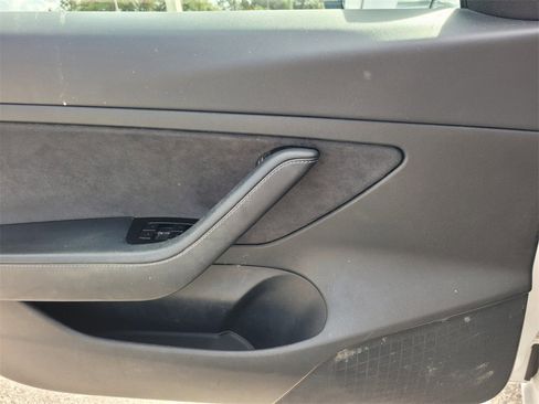 Used 2020 Tesla Model 3 Standard Range image 22