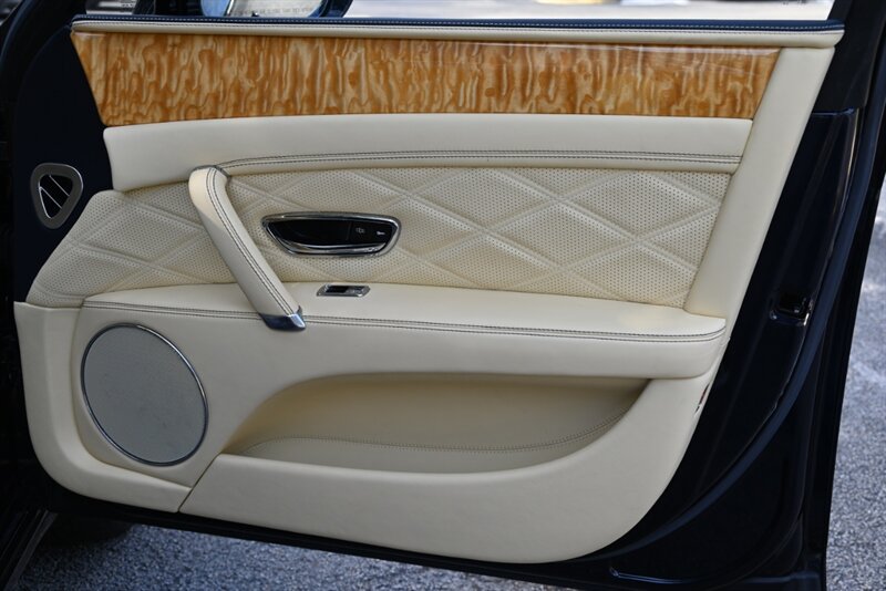 Used 2014 Bentley Flying Spur W12 AWD/4WD image 23