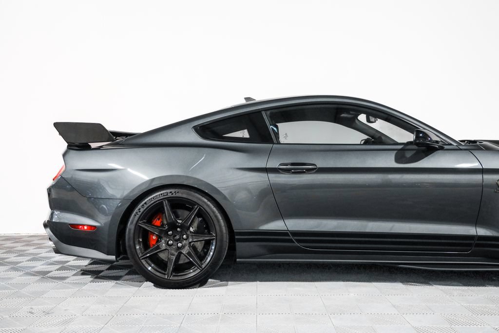 Used 2022 Ford Mustang Shelby GT500 w/ Carbon Fiber Track Pack RWD image 2