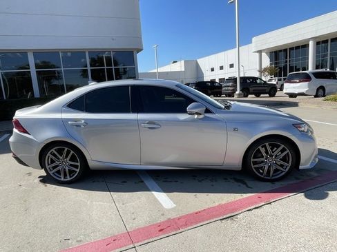 Used 2016 Lexus IS 200t image 4
