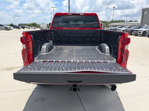 Used 2024 Chevrolet Silverado 2500 LT AWD/4WD image 9