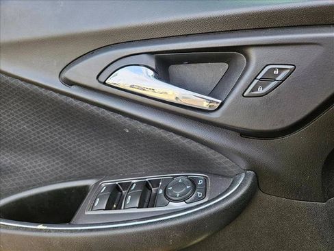 Used 2018 Chevrolet Malibu LT FWD image 6