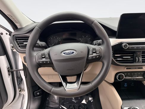 Used 2022 Ford Escape SE w/ Convenience Package FWD image 14