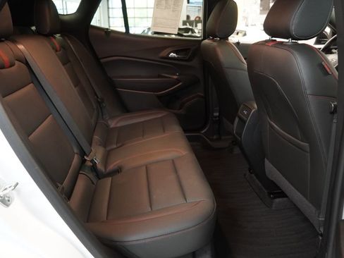 Certified 2024 Chevrolet Trax RS w/ Sunroof Package FWD image 30